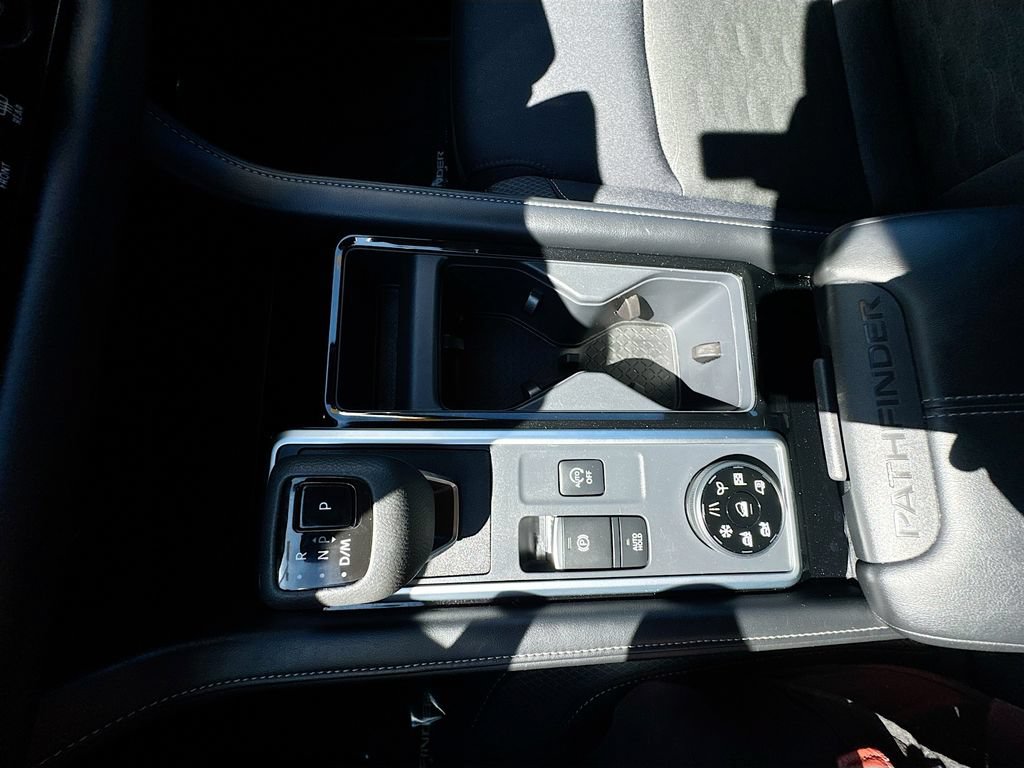 Certified 2025 Nissan Pathfinder SV AWD/4WD image 30