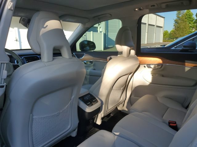 Used 2021 Volvo XC90 T6 Momentum w/ Climate Package AWD/4WD image 9
