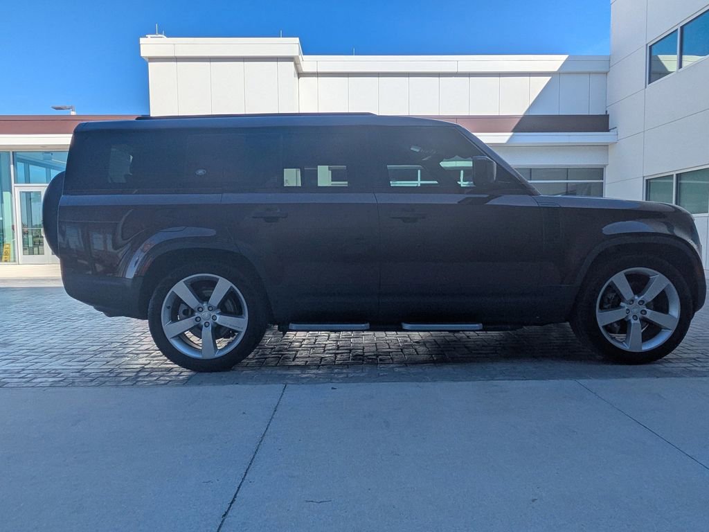 Used 2023 Land Rover Defender 130 First Edition image 3