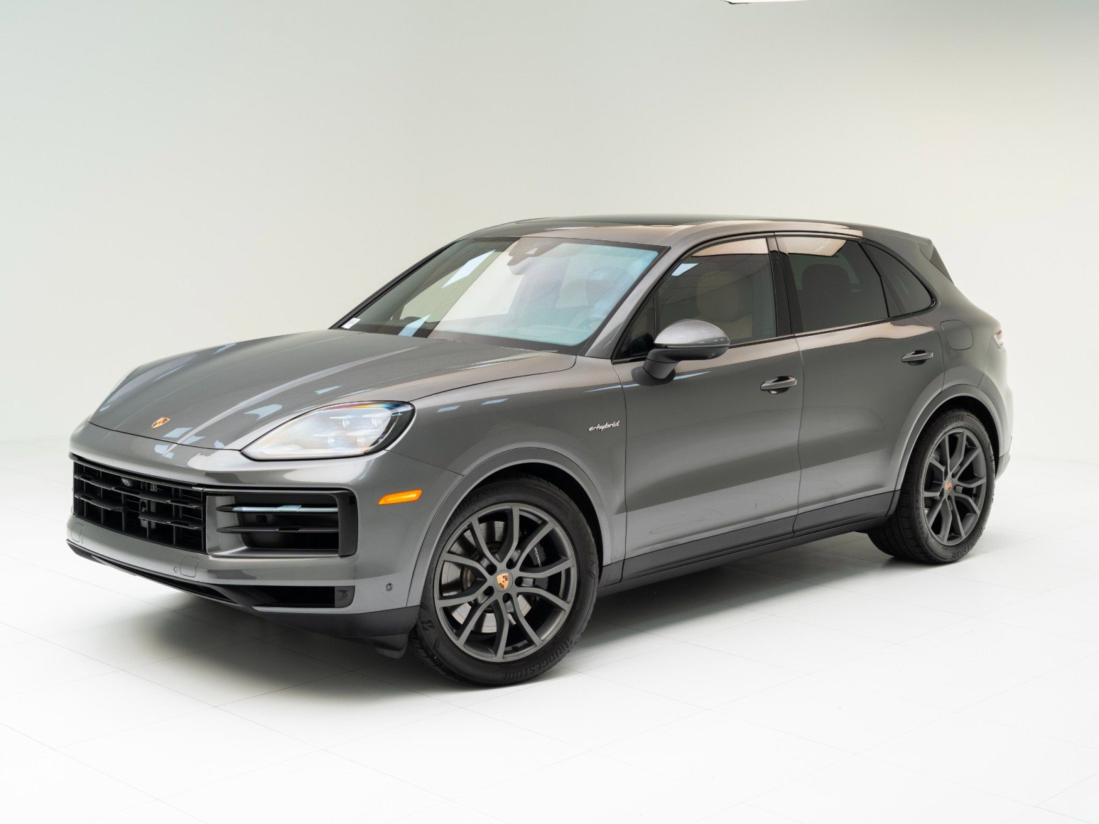 Certified 2025 Porsche Cayenne S image 1