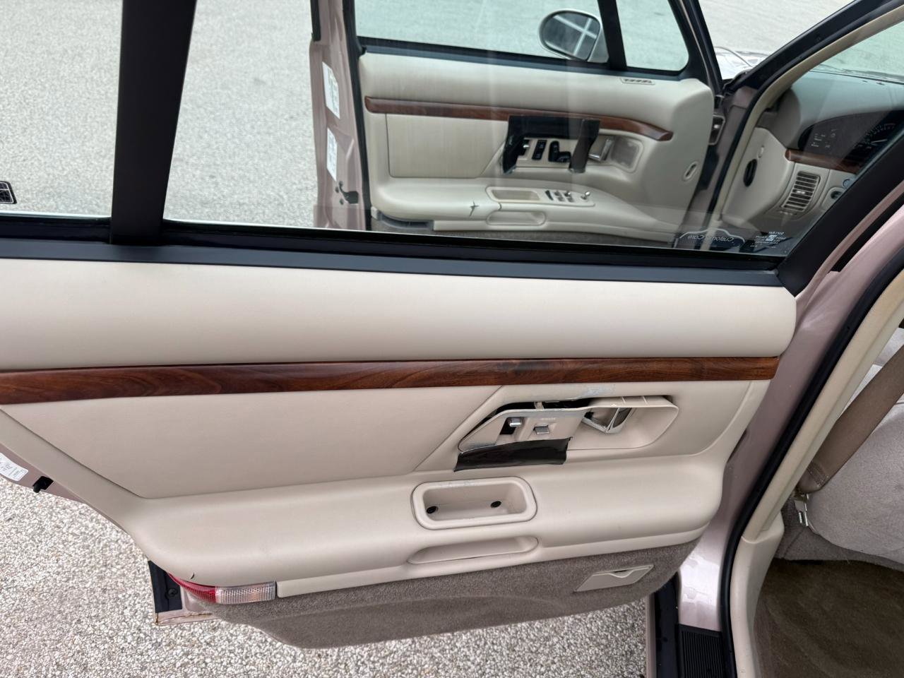 Used 1999 Oldsmobile 88 image 12