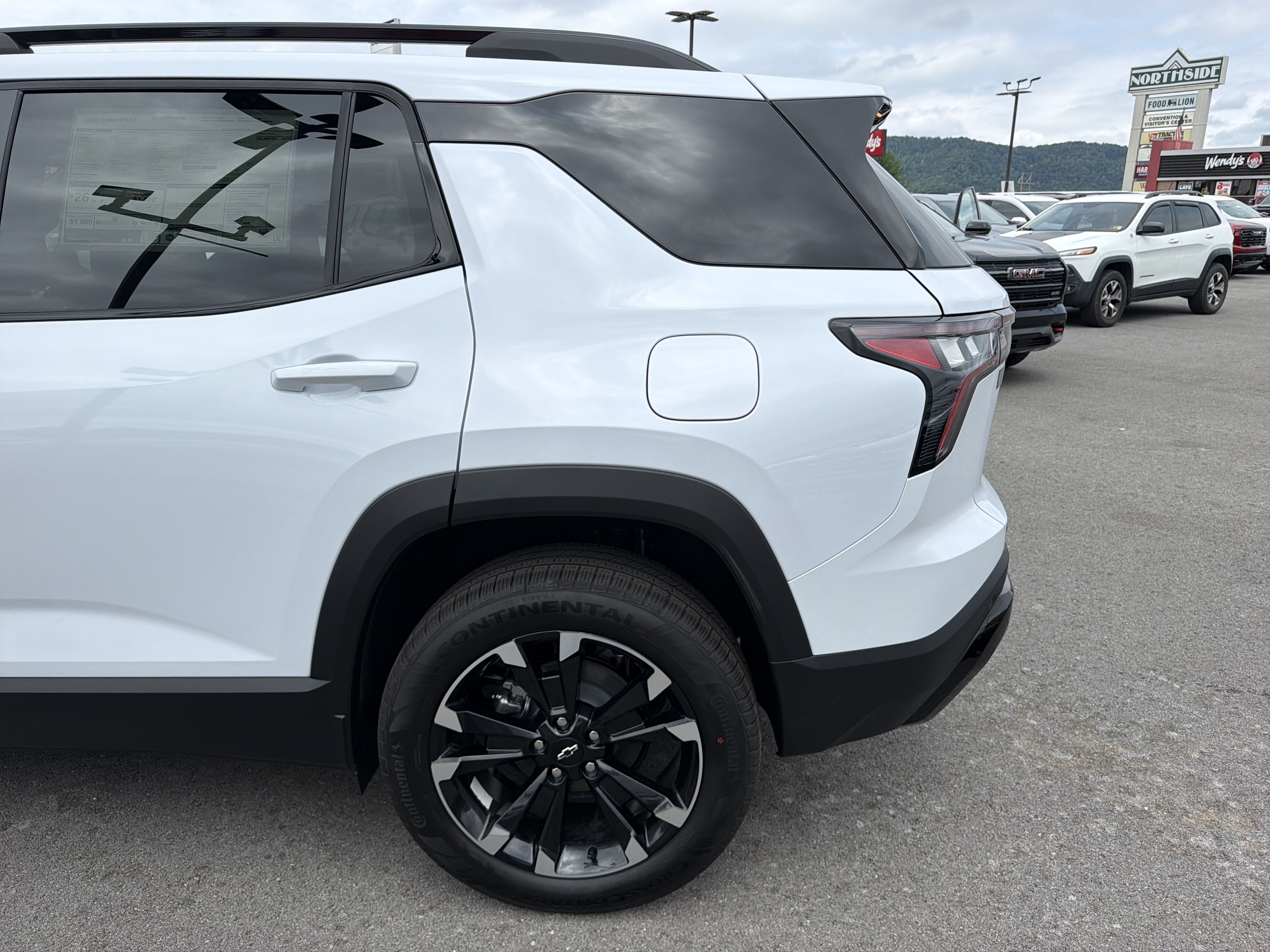 New 2027 Chevrolet Equinox RS w/ Safety and Technology Package AWD/4WD image 9