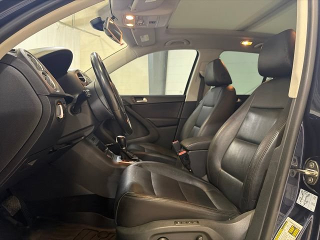 Used 2016 Volkswagen Tiguan SEL FWD image 12