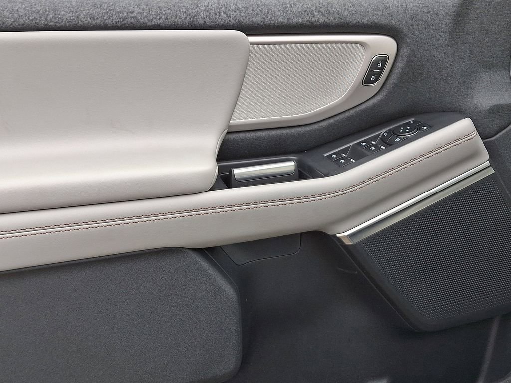 Certified 2025 Ford Expedition Active image 14