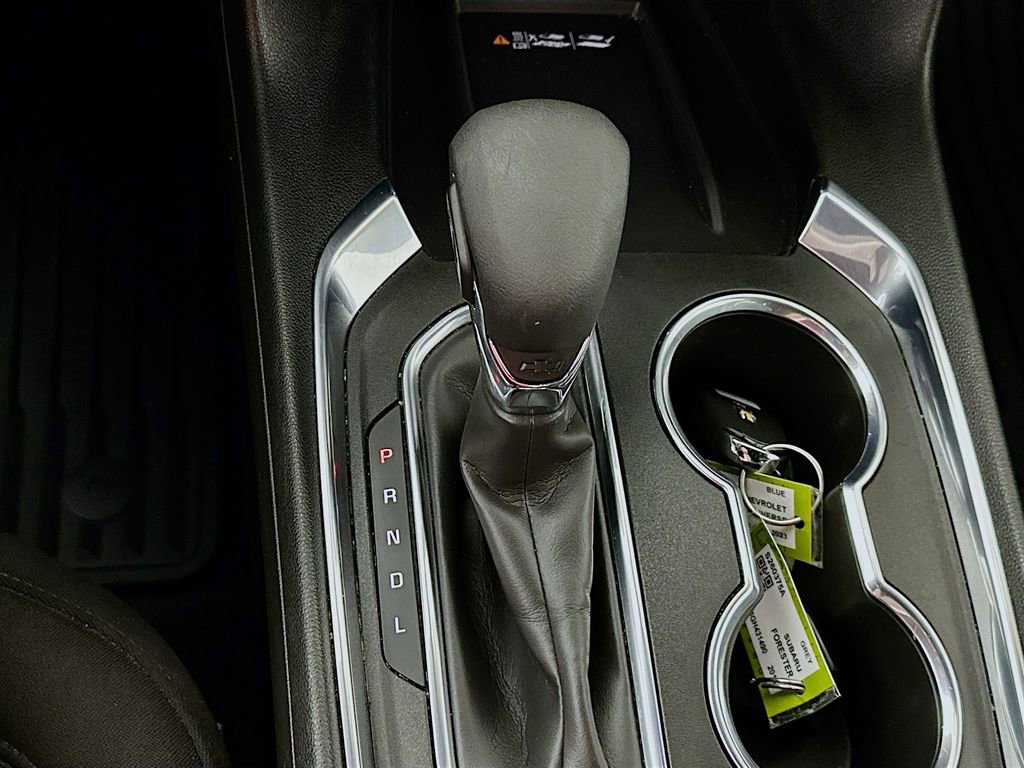 Used 2023 Chevrolet Traverse LT image 24