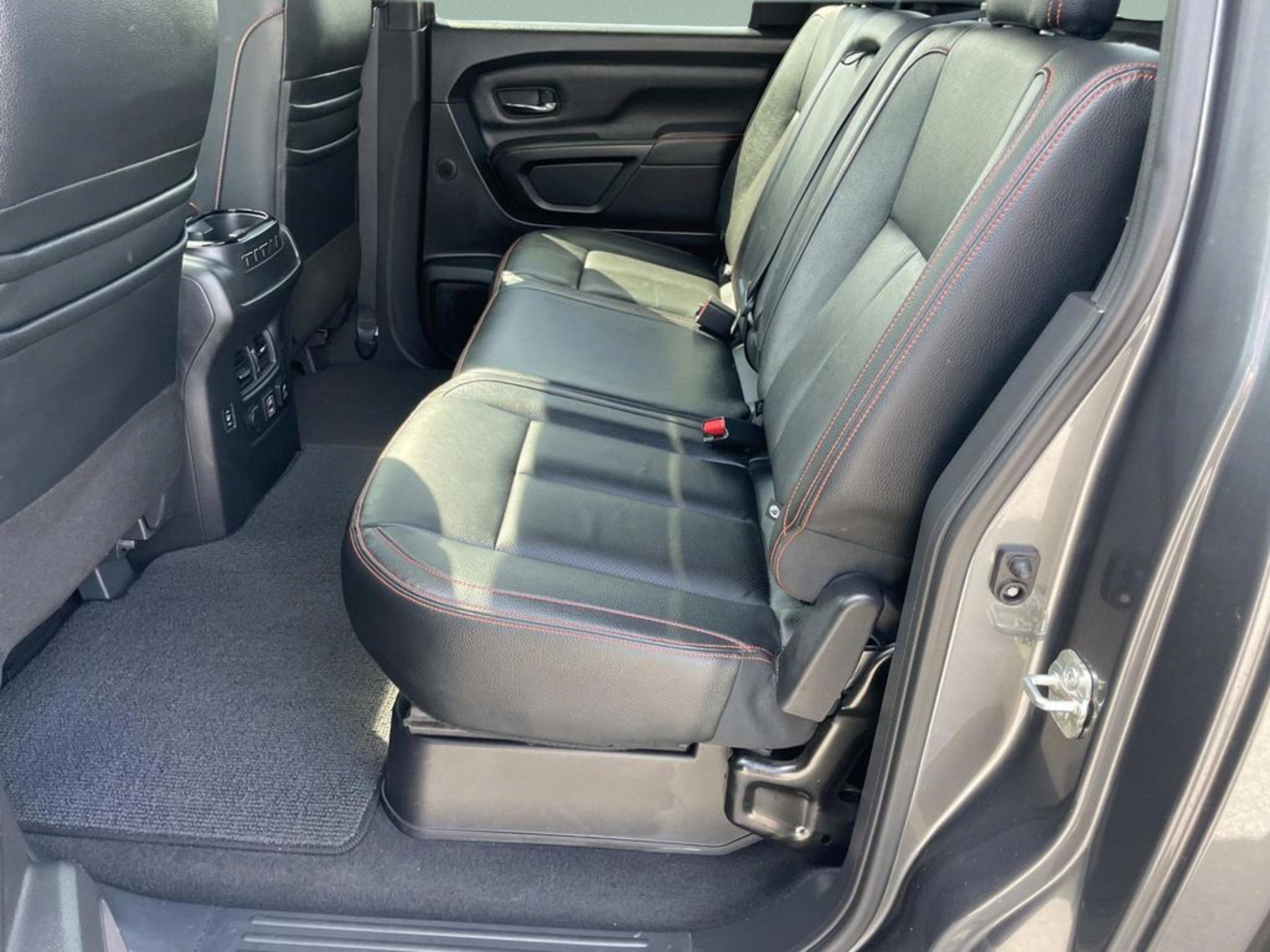 Used 2021 Nissan Titan PRO-4X w/ Pro-4x Convenience Package AWD/4WD image 14