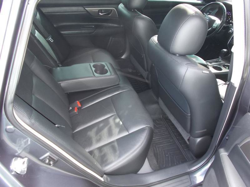 Used 2013 Nissan Altima 3.5 SL w/ Technology Pkg FWD image 23