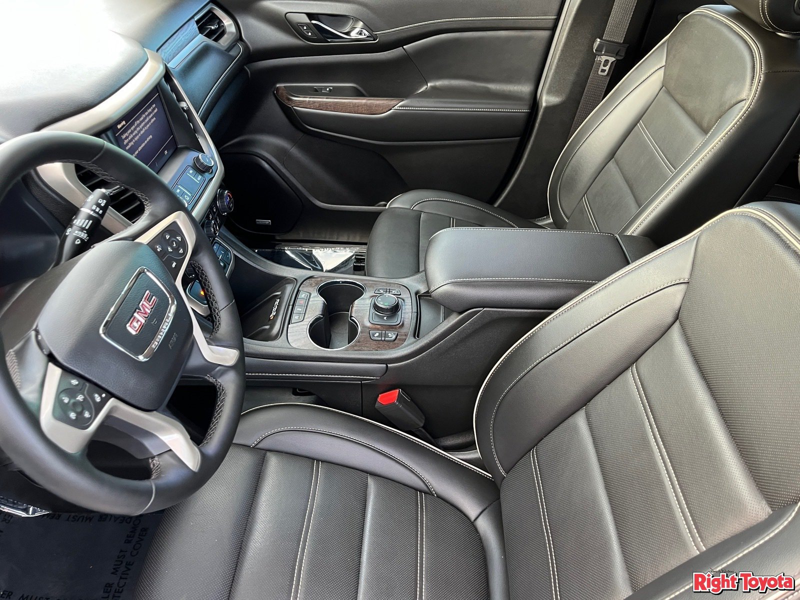 Used 2023 GMC Acadia Denali w/ Denali Ultimate Package FWD image 20