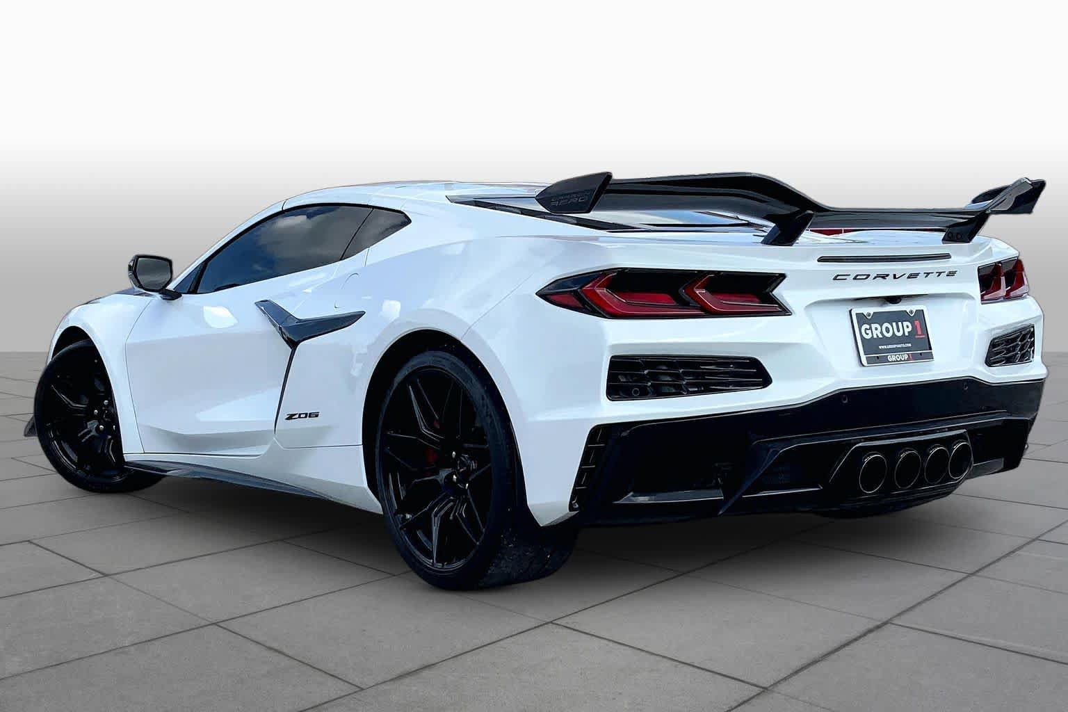 Used 2025 Chevrolet Corvette Z06 w/ Z07 Performance Package RWD image 12