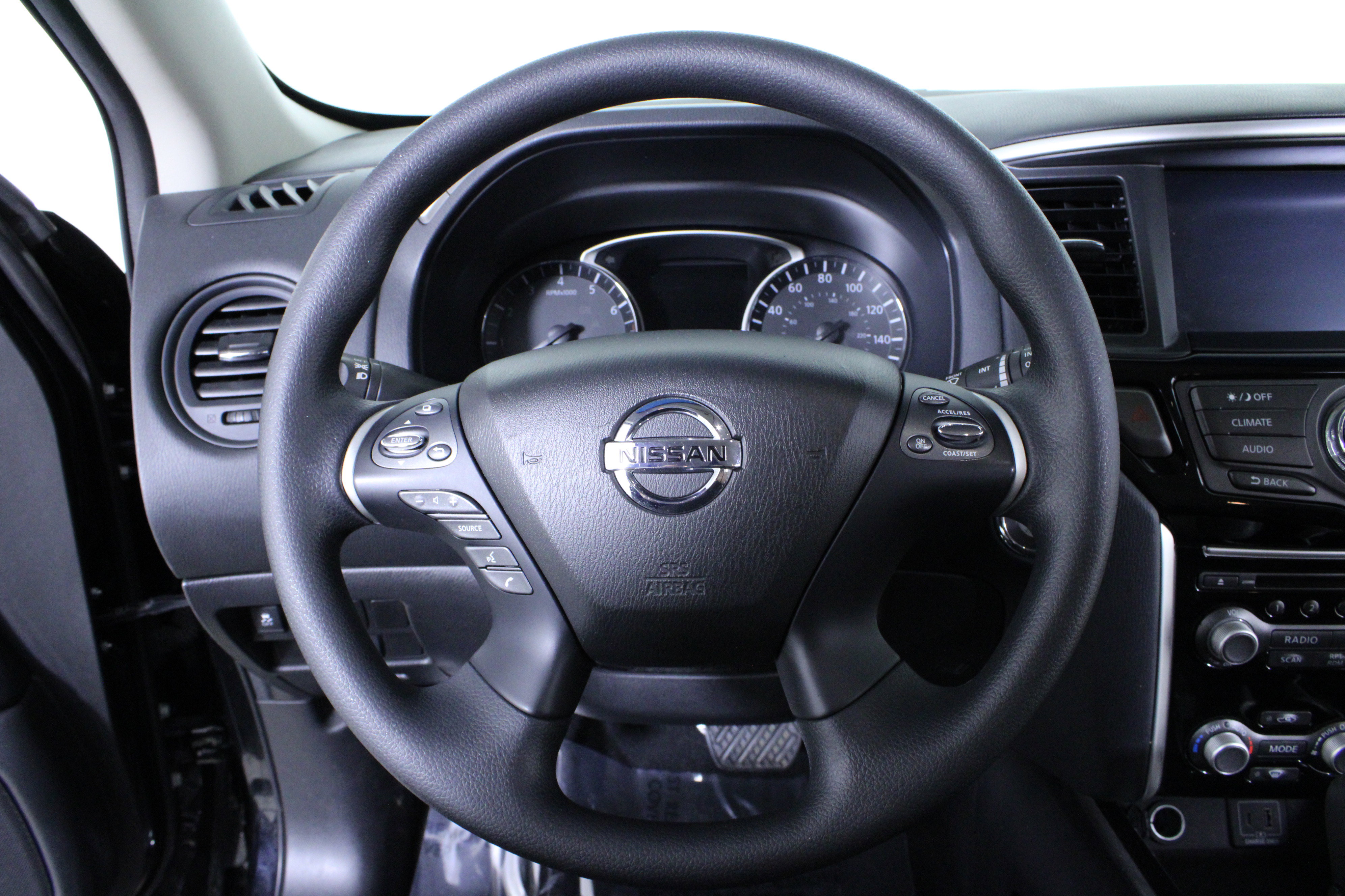 Used 2020 Nissan Pathfinder S image 21