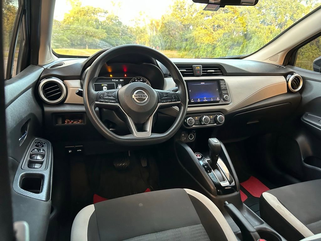 Used 2022 Nissan Versa SV FWD image 12