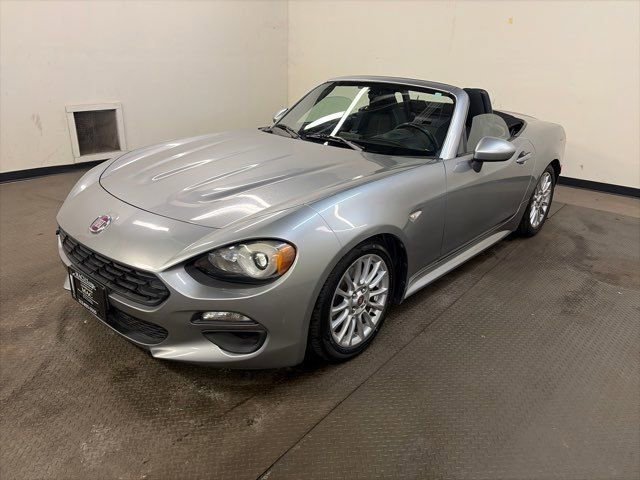 Used 2017 FIAT 124 Spider Classica image 37