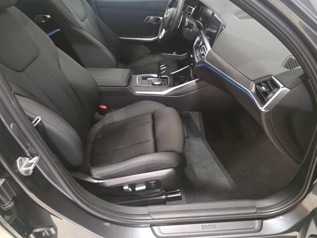 Used 2021 BMW 330e xDrive w/ Premium Package AWD/4WD image 12
