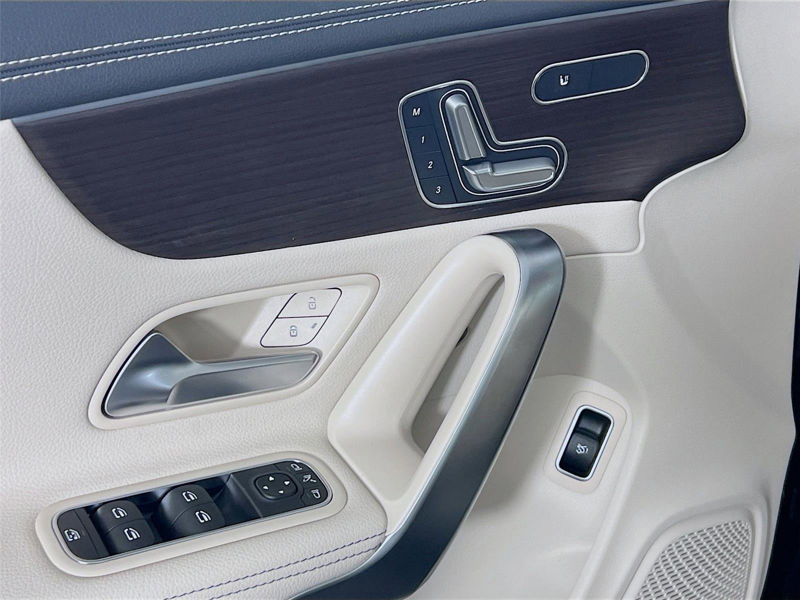 New 2026 Mercedes-Benz CLA 250 4MATIC image 17