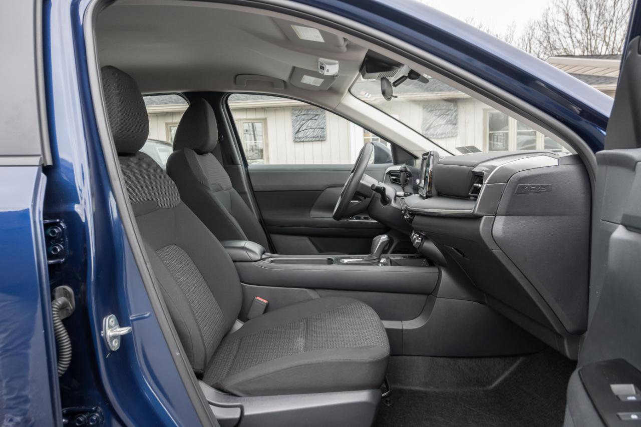 Used 2025 Nissan Kicks S w/ Charging Package FWD image 35