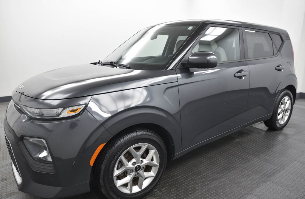 Used 2022 Kia Soul LX w/ Technology Package image 3