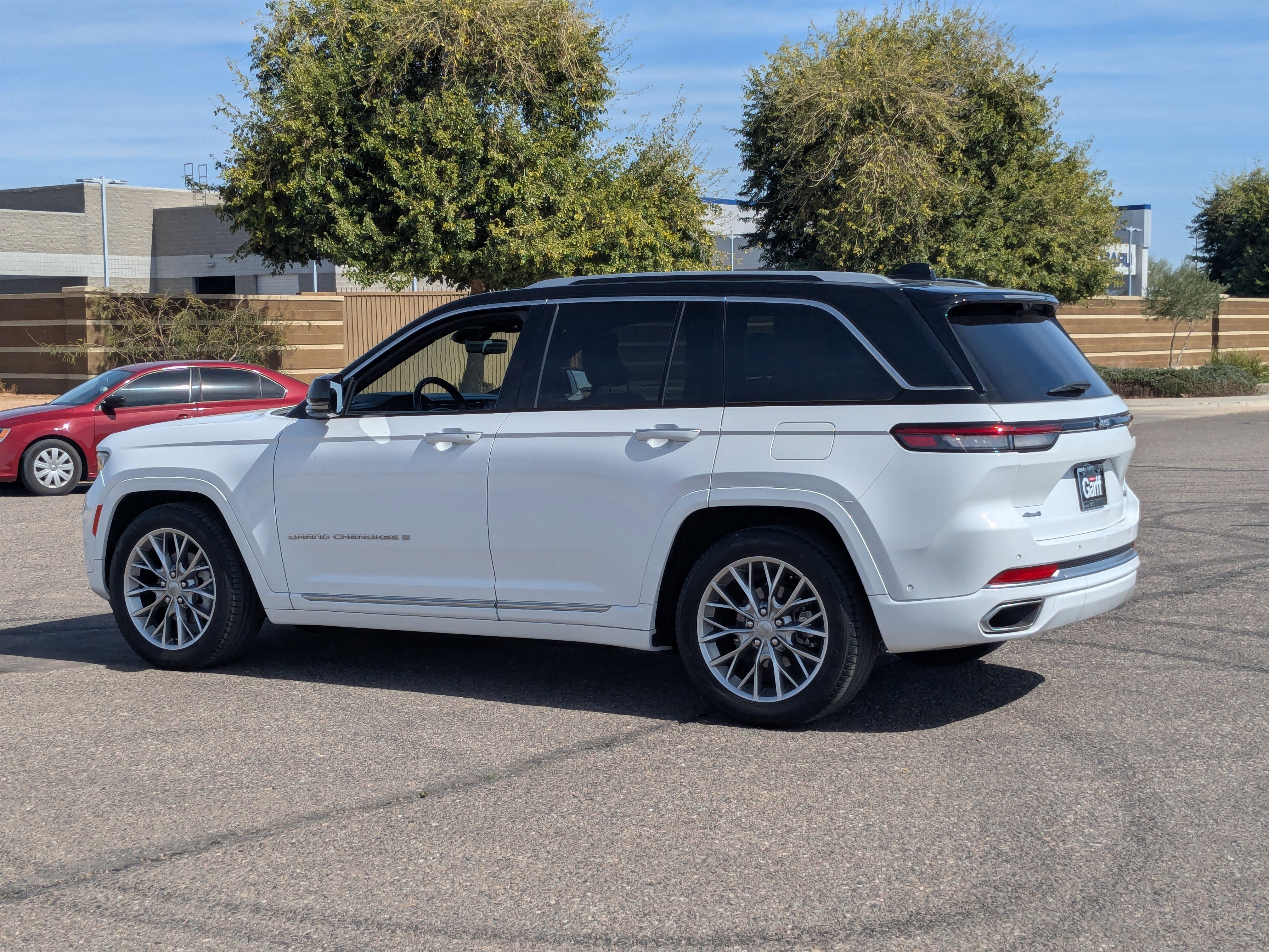 Used 2022 Jeep Grand Cherokee Summit w/ Adv Protech Group IV image 3