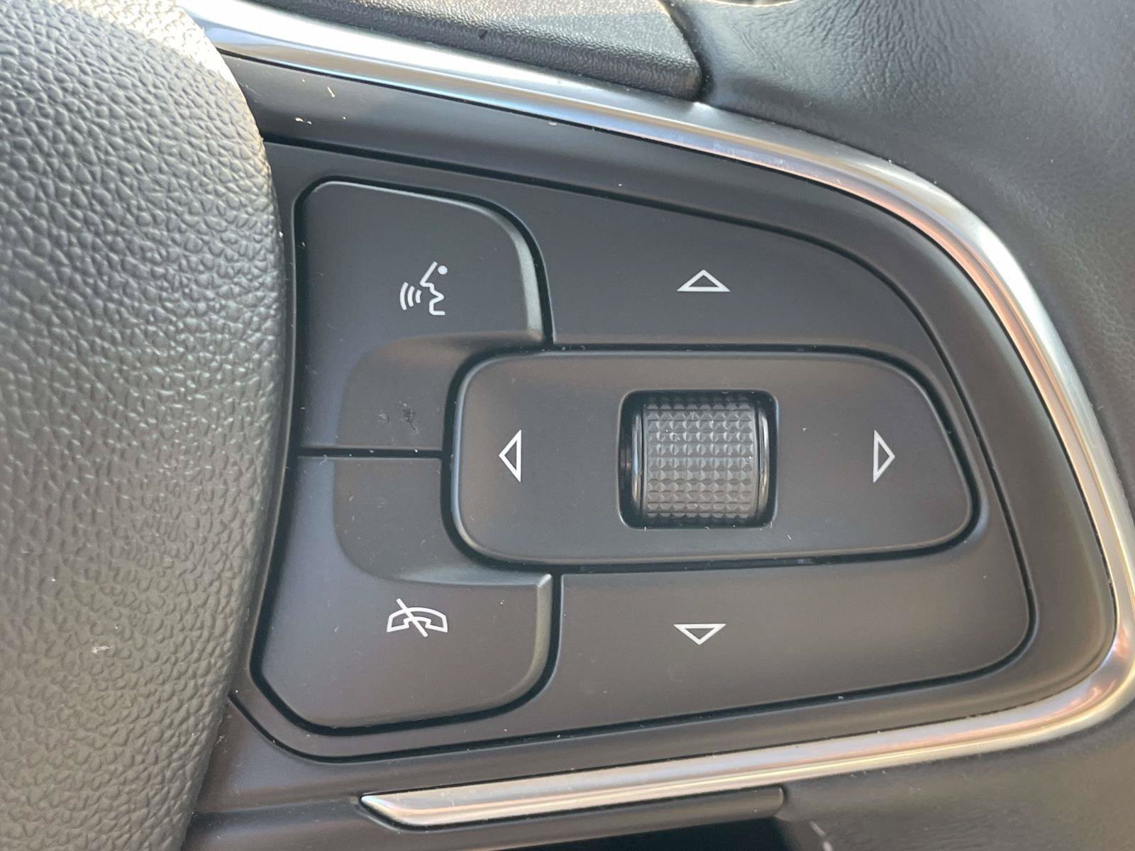 Certified 2021 Buick Envision Avenir w/ Technology Package II AWD/4WD image 28
