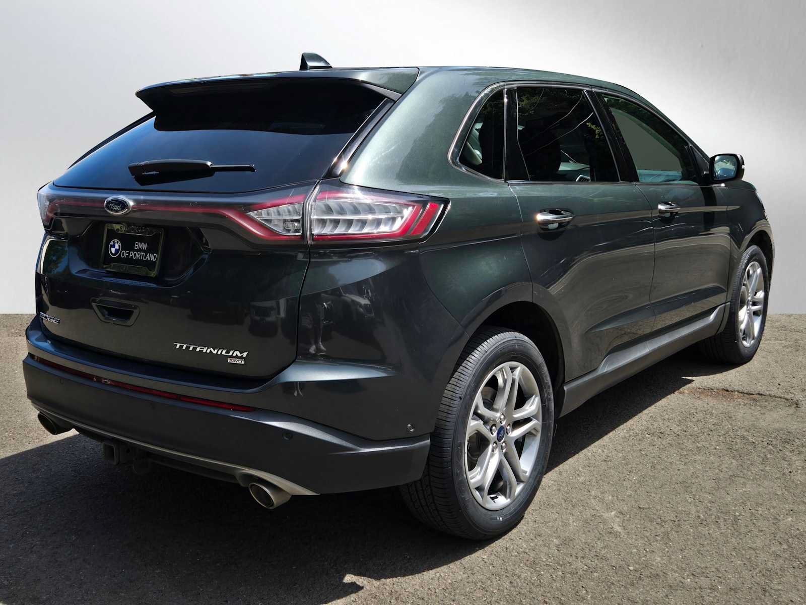 Used 2015 Ford Edge Titanium w/ Equipment Group 302A AWD/4WD image 3