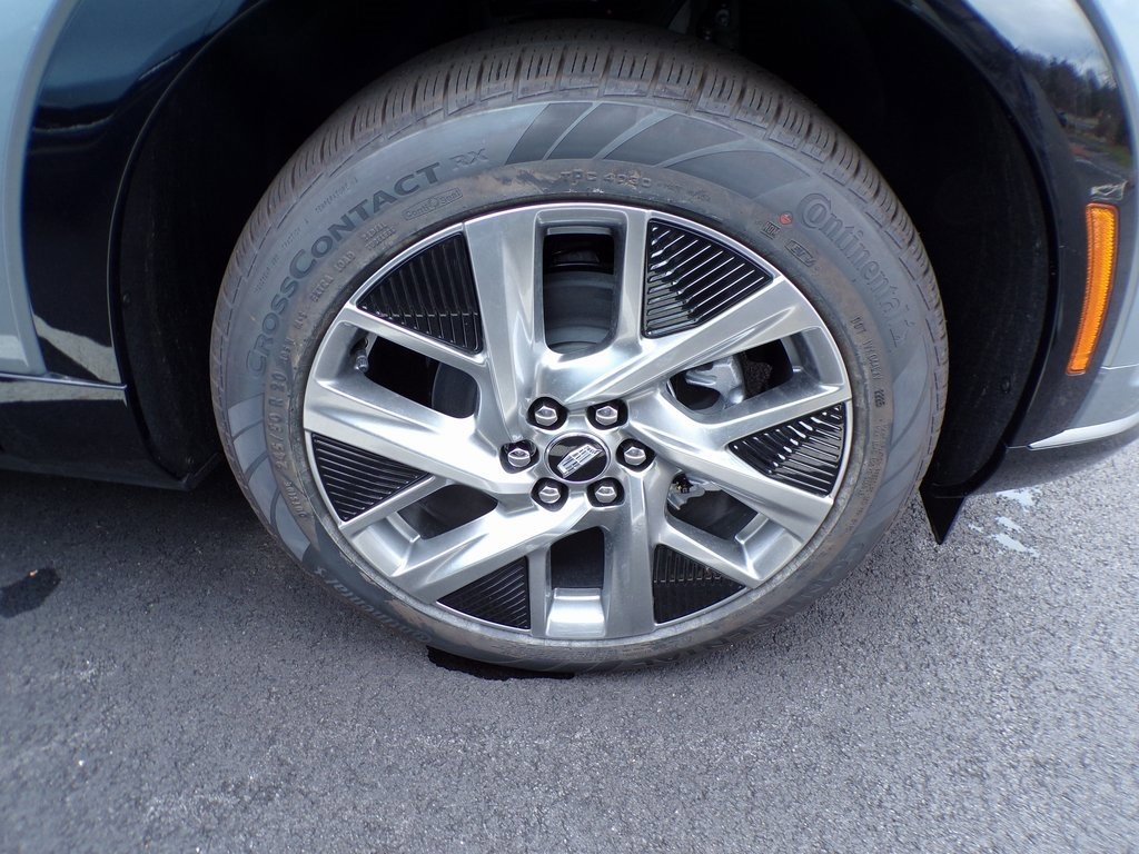 New 2026 Cadillac Optiq Luxury 1 image 6