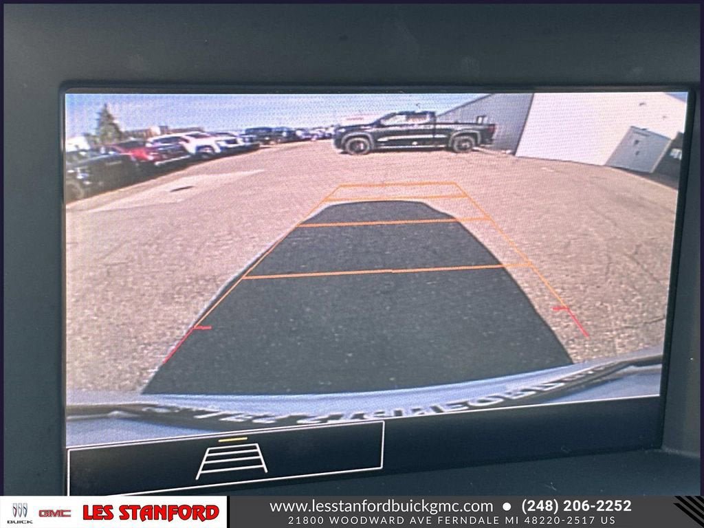 Used 2024 GMC Terrain SLE FWD image 29