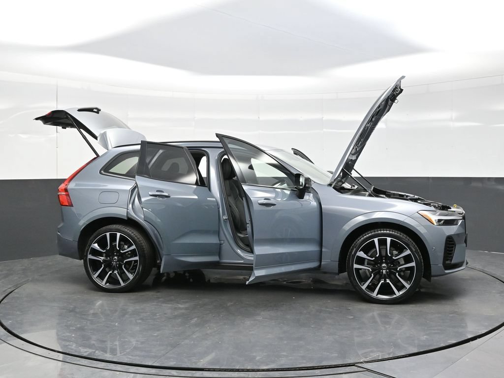 Used 2024 Volvo XC60 T8 Ultimate AWD/4WD image 44