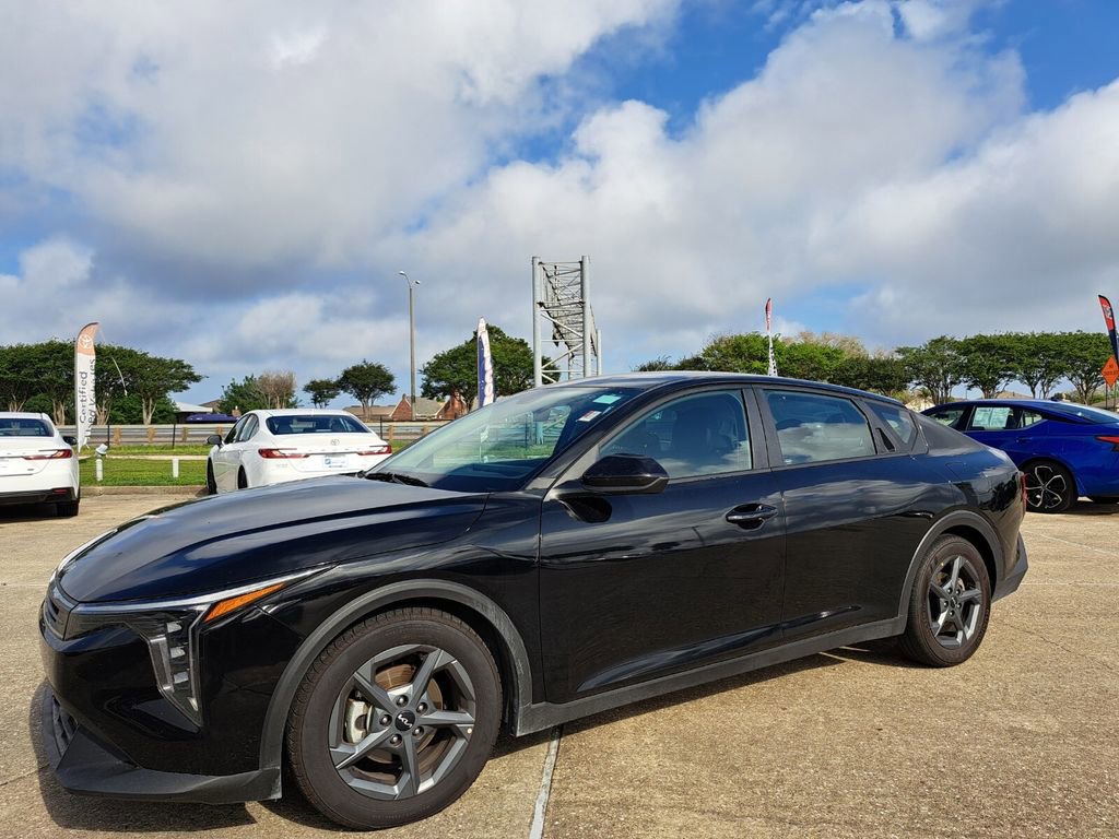 Used 2025 Kia K4 LXS image 10