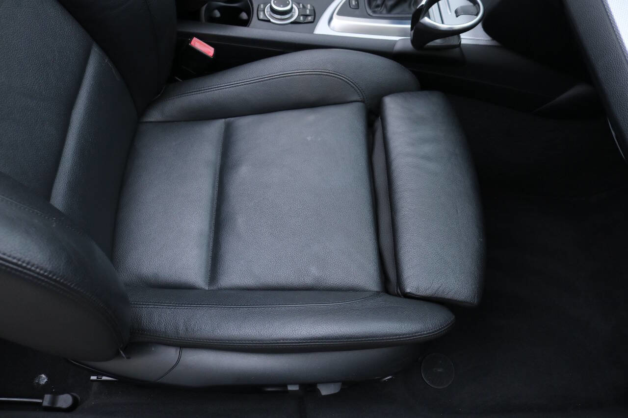 Used 2013 BMW 135i Convertible image 27