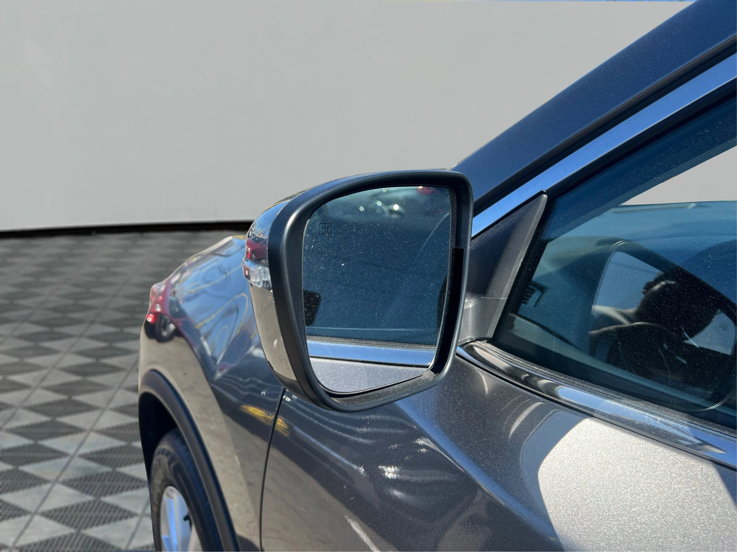 Used 2019 Nissan Rogue SV image 21