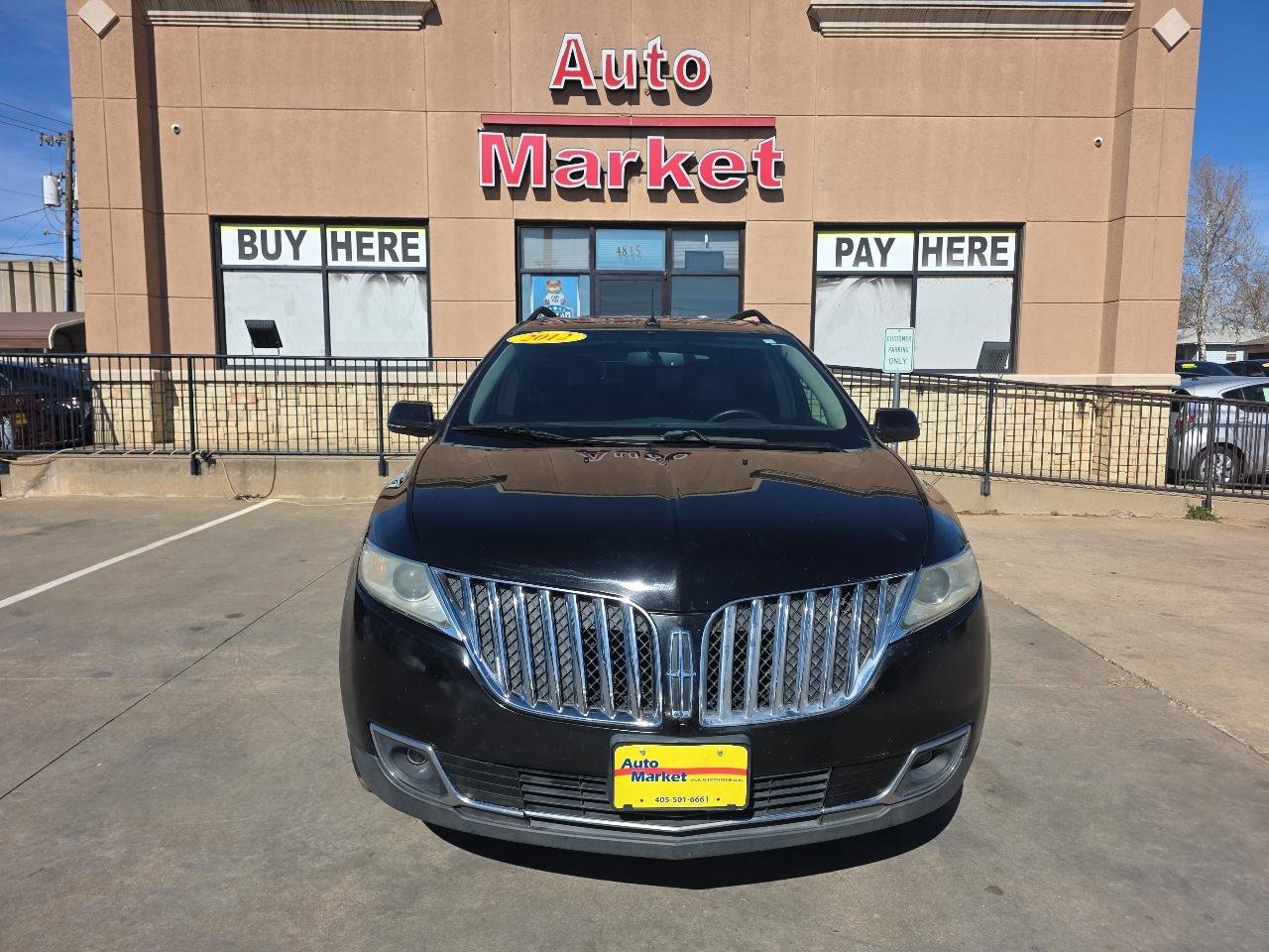 Used 2012 Lincoln MKX FWD image 2