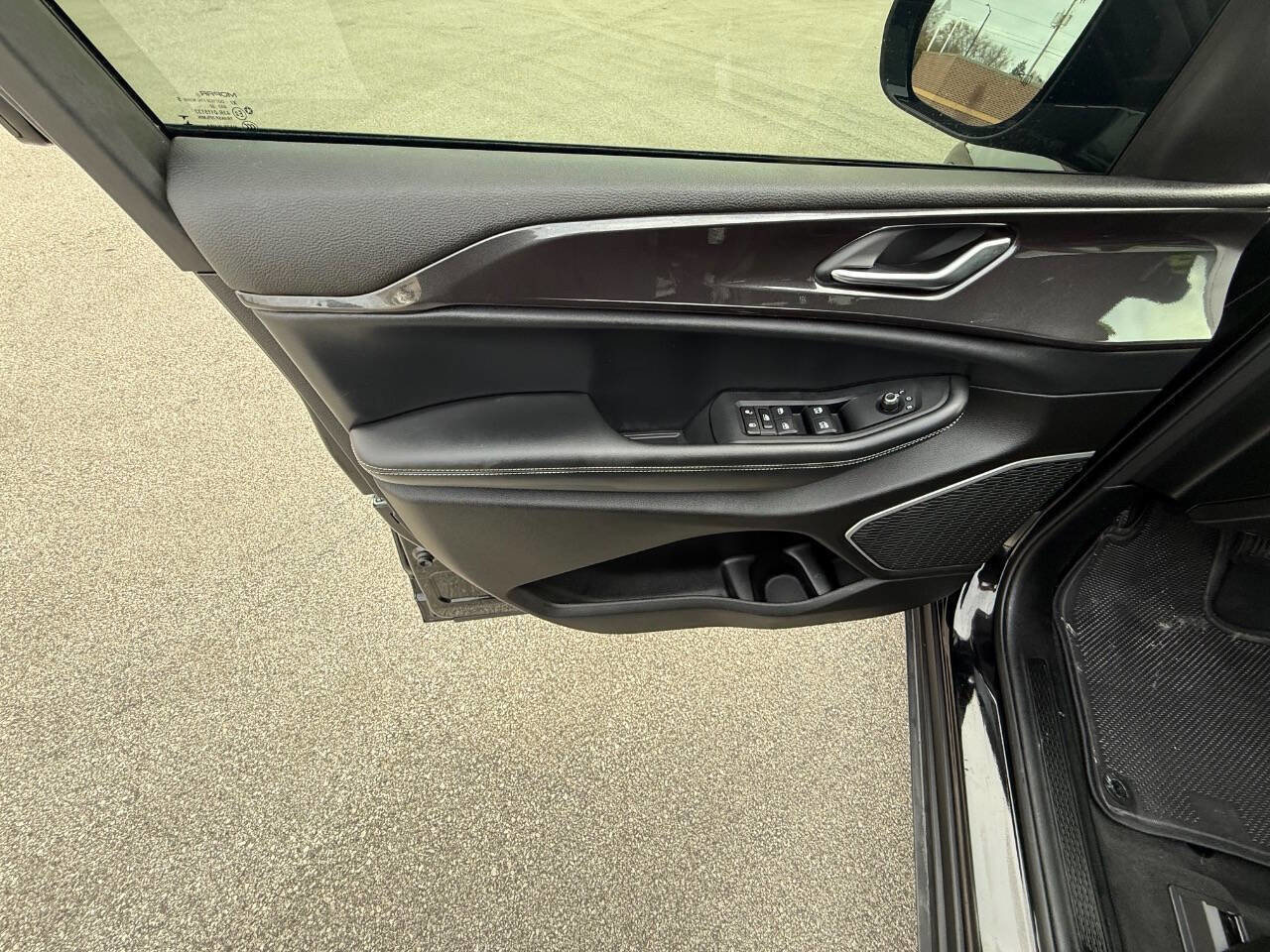 Used 2022 Jeep Grand Cherokee L Laredo image 14