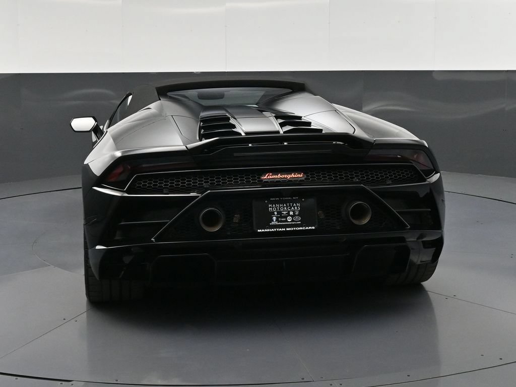 Used 2022 Lamborghini Huracan EVO RWD image 7