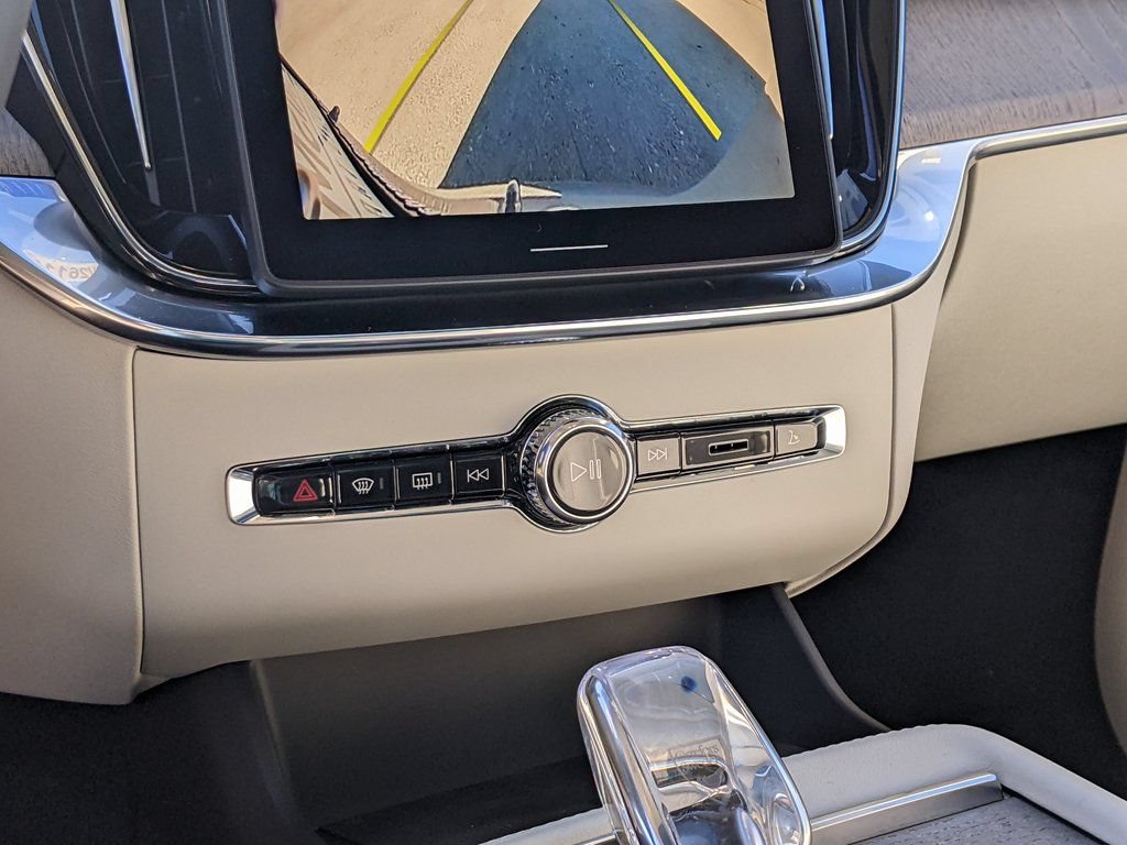 New 2026 Volvo XC90 B6 Ultra w/ Protection Package Premier AWD/4WD image 18