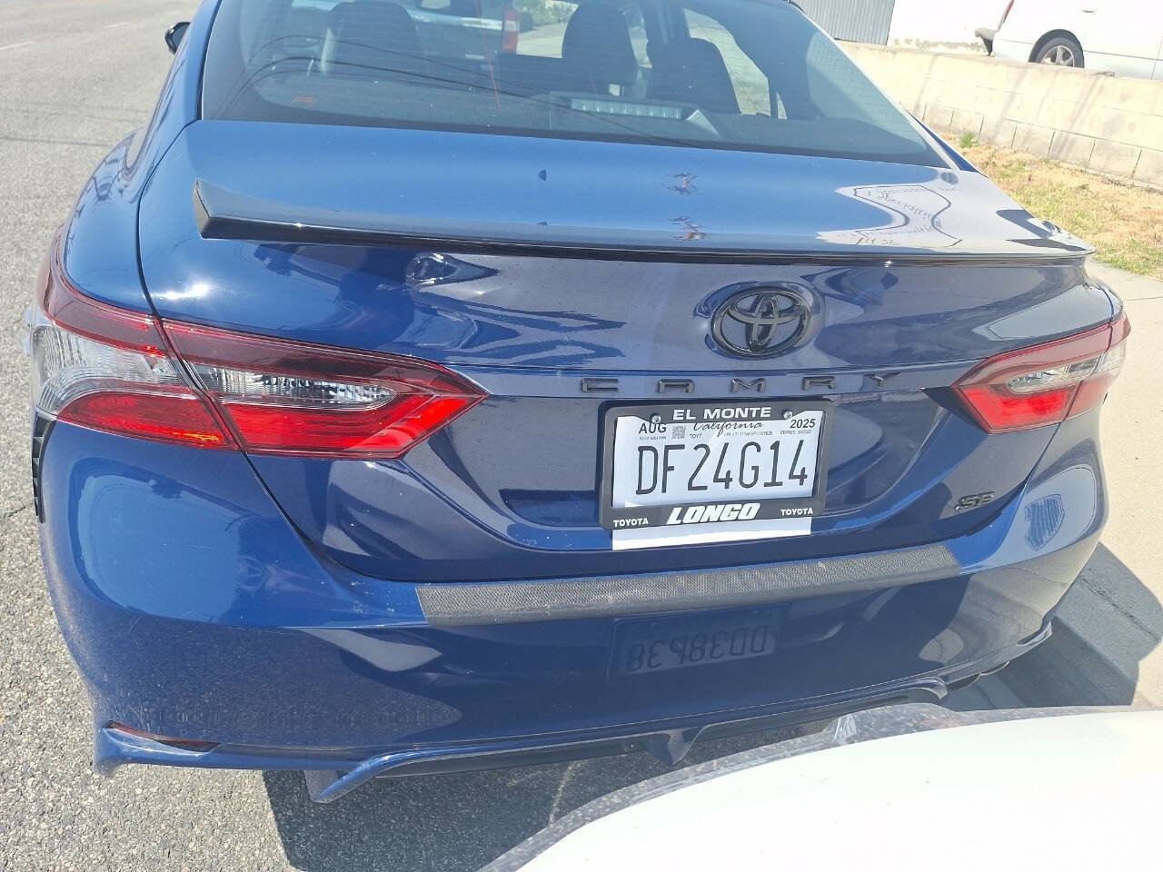 Used 2023 Toyota Camry SE image 7