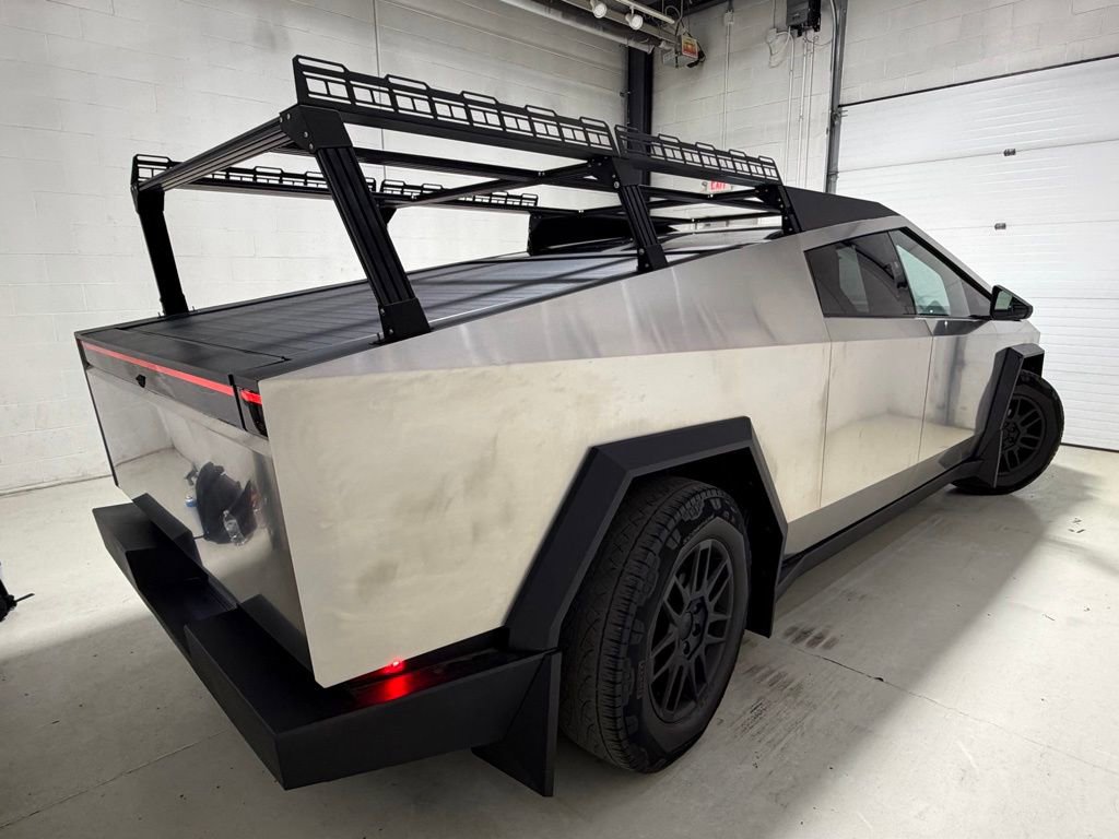 Used 2024 Tesla Cybertruck AWD Crew Cab image 4