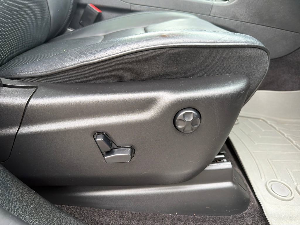 Used 2018 Jeep Grand Cherokee Overland w/ Trailer Tow Group IV image 40