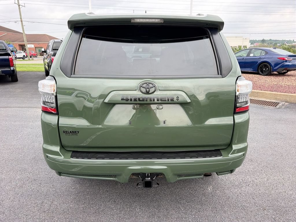 Used 2022 Toyota 4Runner TRD Sport AWD/4WD image 7