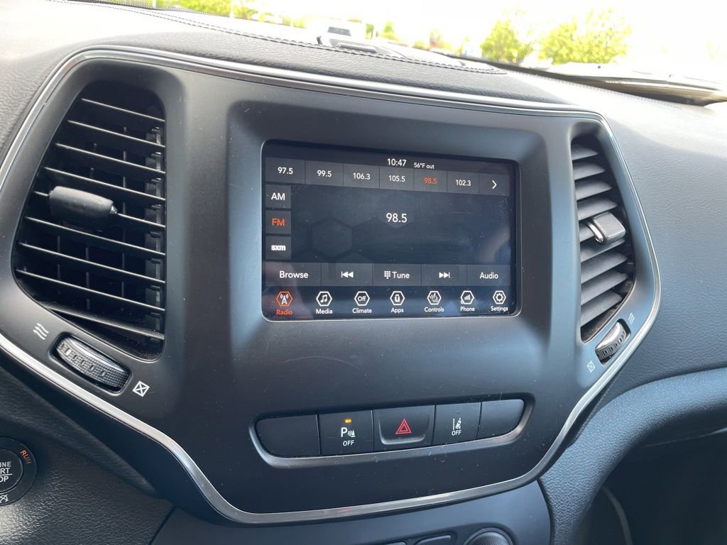 Used 2021 Jeep Cherokee Latitude Plus AWD/4WD image 18