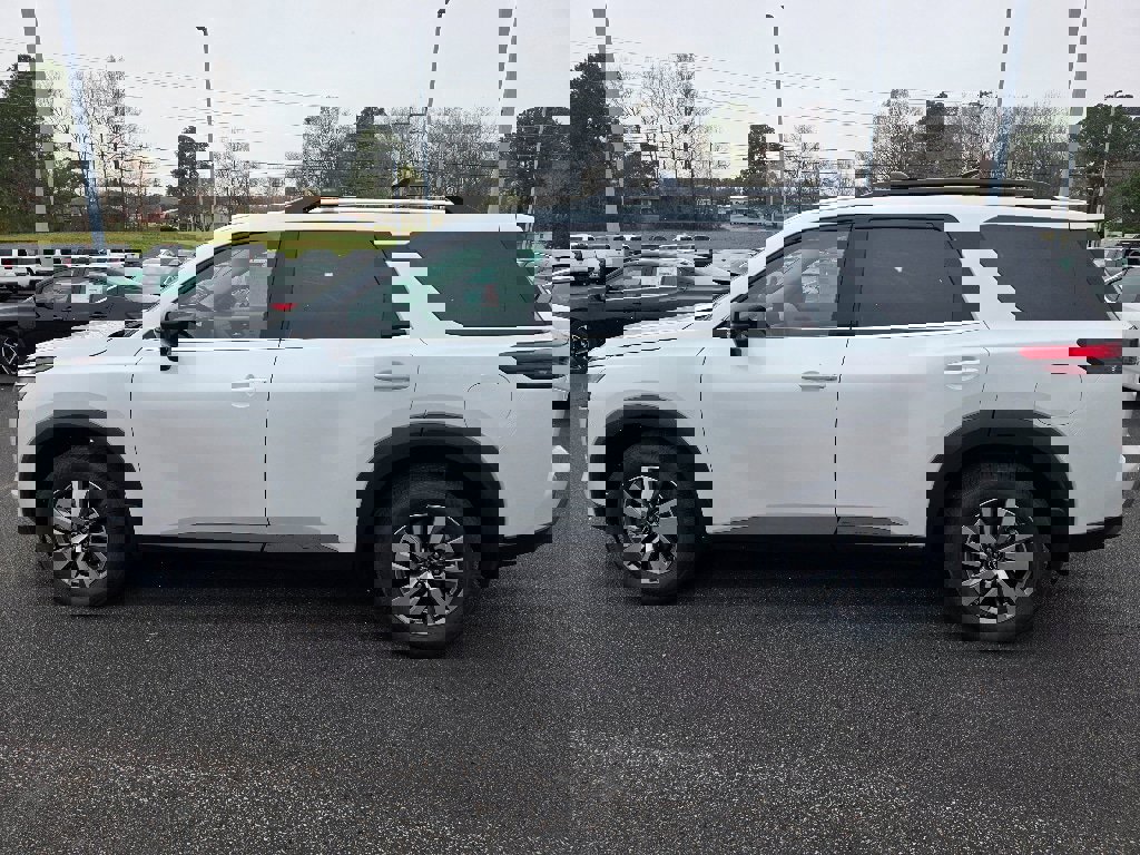 New 2026 Nissan Pathfinder SL image 6