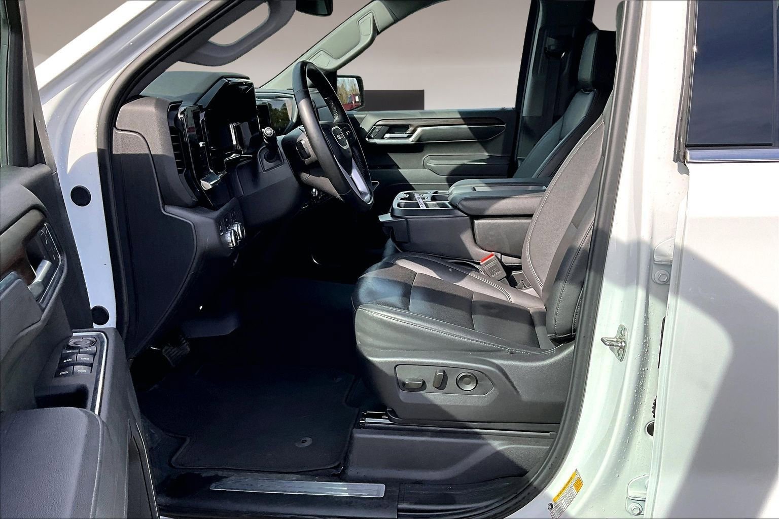 Used 2025 GMC Sierra 1500 SLT image 22