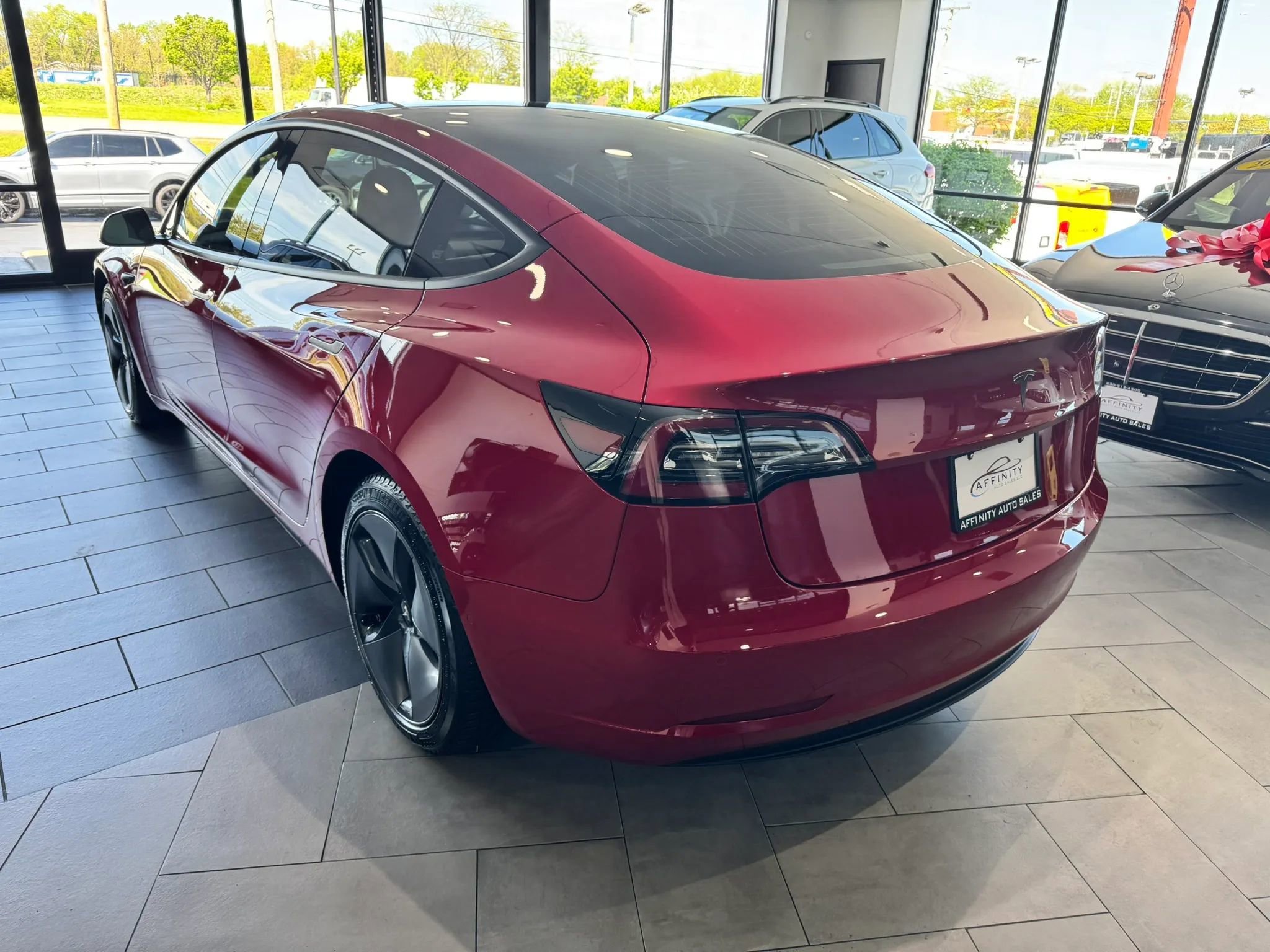 Used 2018 Tesla Model 3 Long Range AWD/4WD image 3