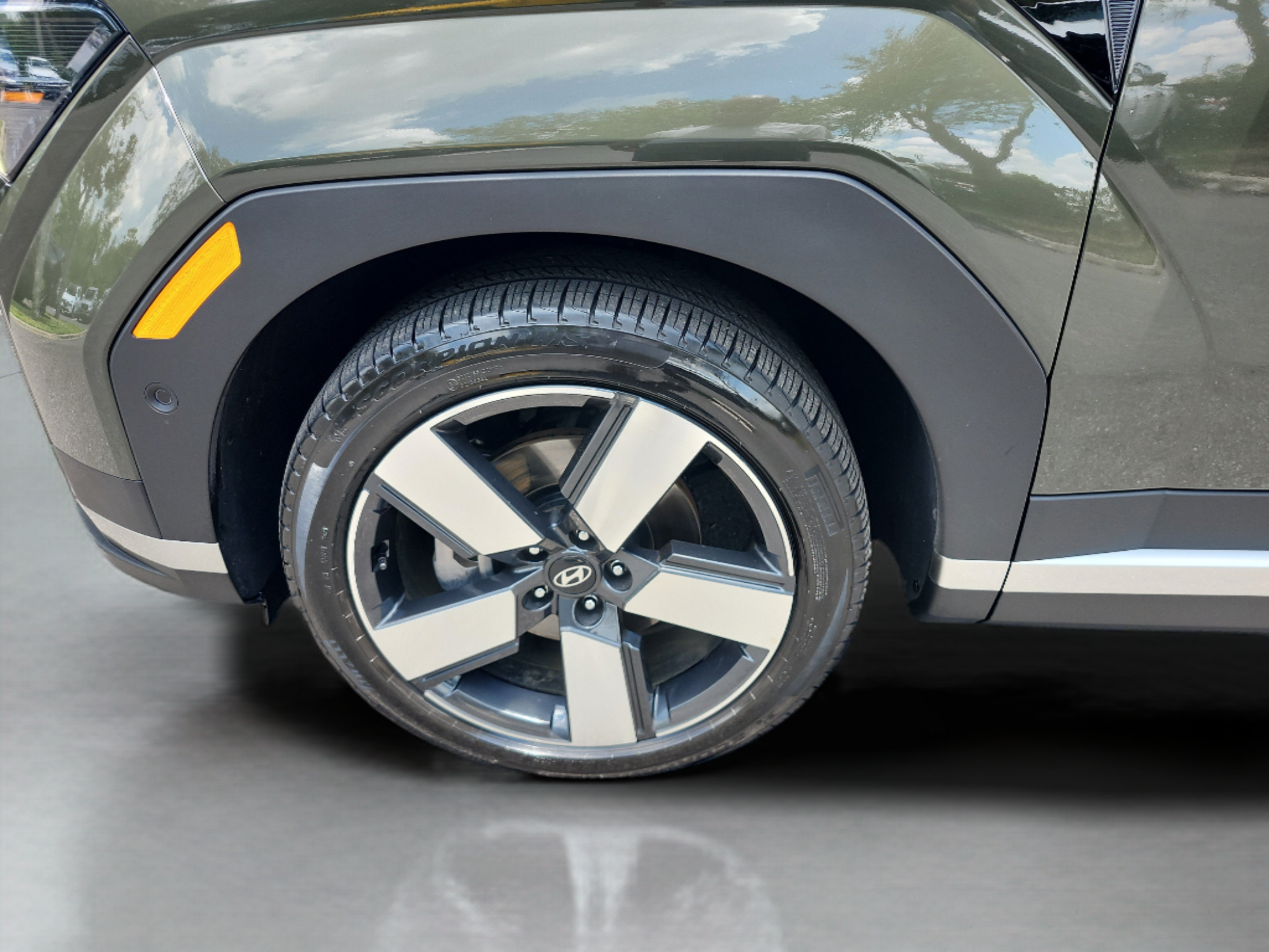Certified 2025 Hyundai Santa Fe Limited FWD image 29