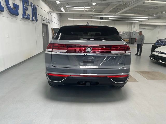 Used 2024 Volkswagen Atlas Cross Sport SE w/ Black Wheel Package AWD/4WD image 9