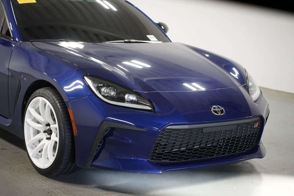 Used 2023 Toyota GR86 Premium RWD image 4