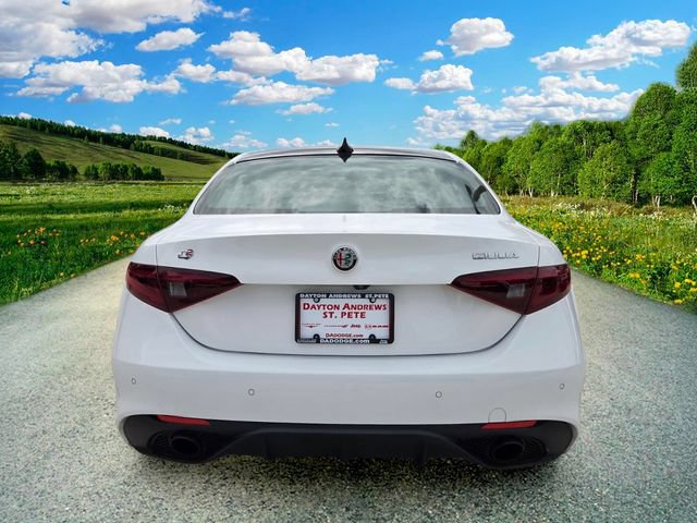 Used 2022 Alfa Romeo Giulia Veloce RWD image 5