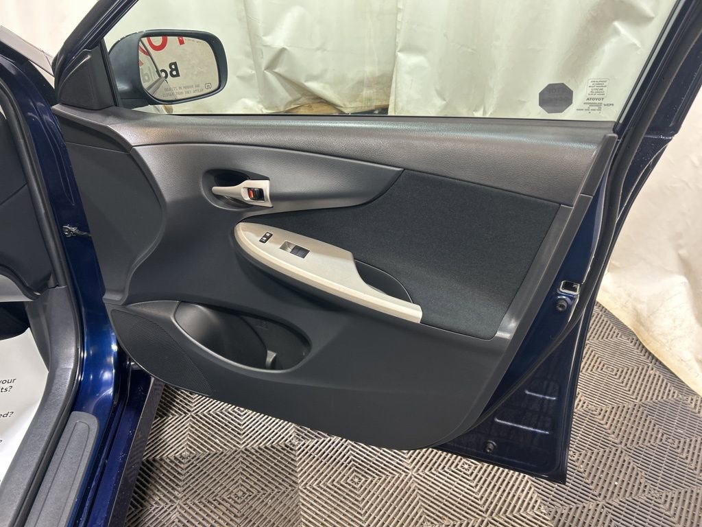 Used 2012 Toyota Corolla S image 11