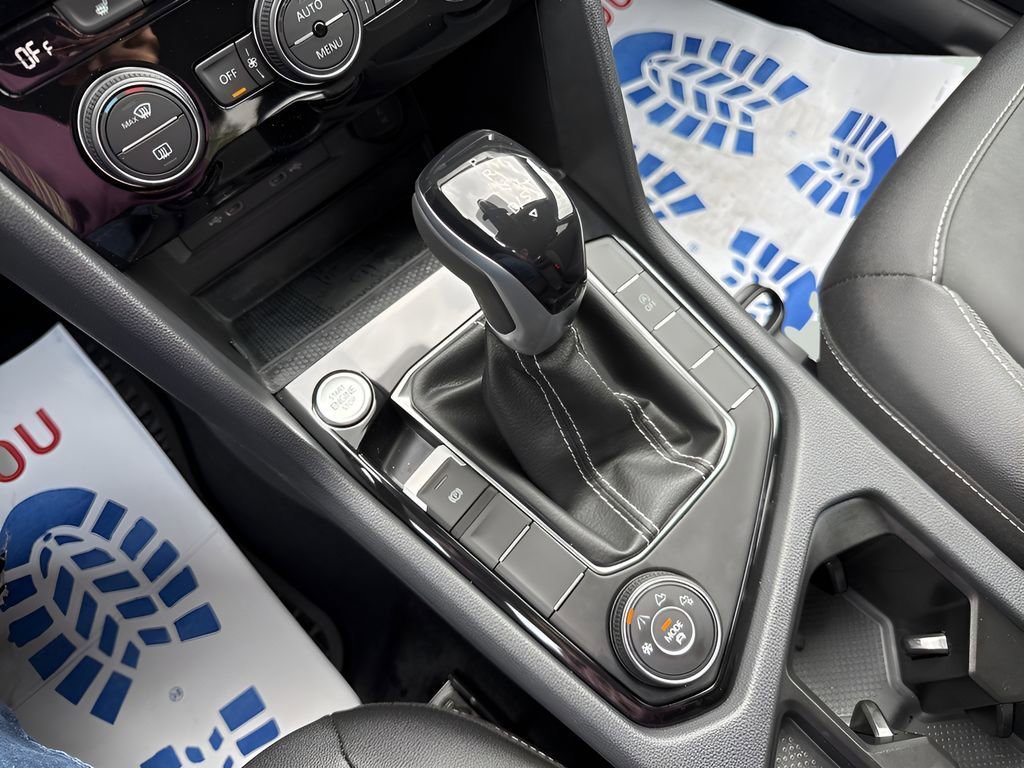 Used 2024 Volkswagen Taos SE image 30