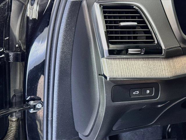 Used 2024 Volvo XC90 T8 Ultimate w/ Protection Package Premier AWD/4WD image 13