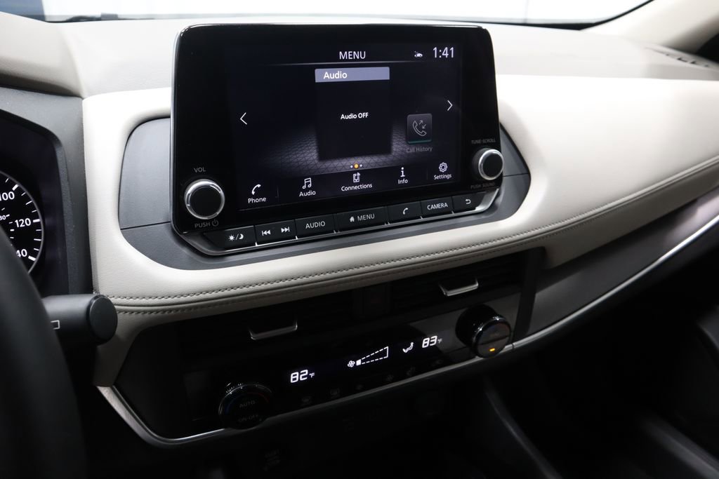 Used 2025 Nissan Rogue SV image 31