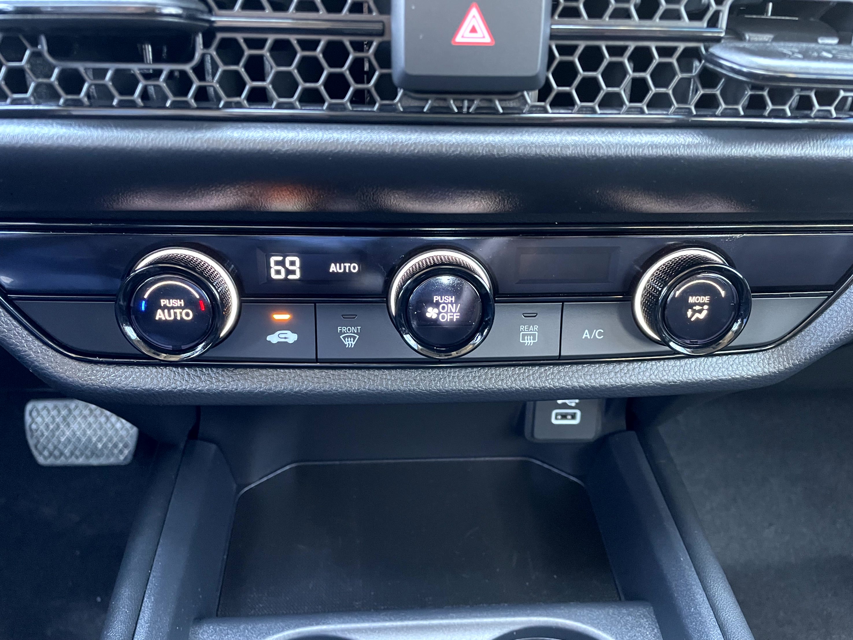 Certified 2024 Honda HR-V LX image 18